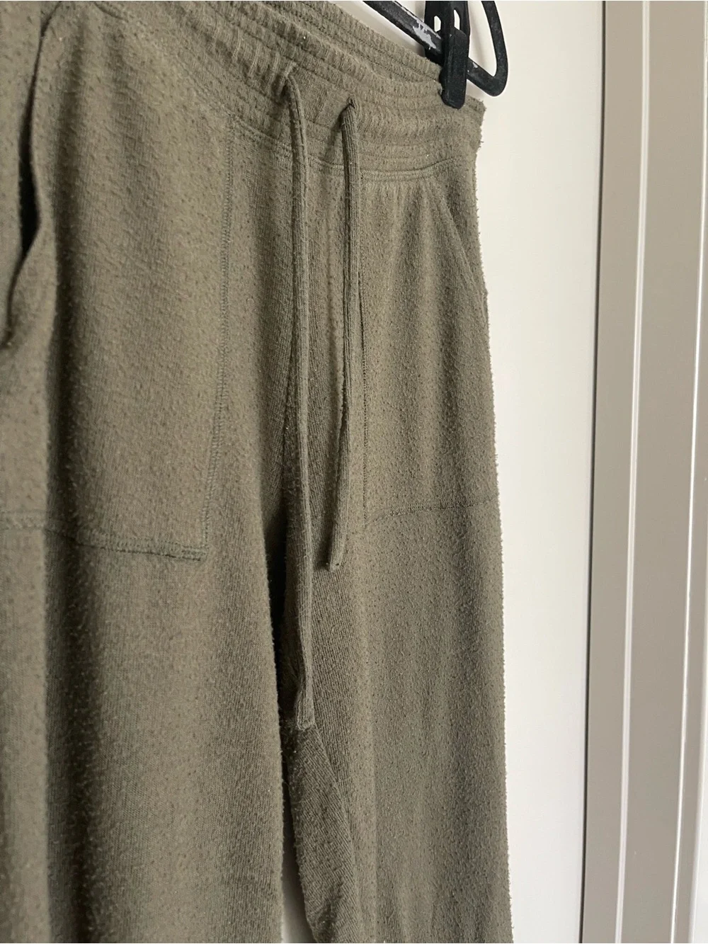 ALO Yoga Olive Jogger Sweatpants